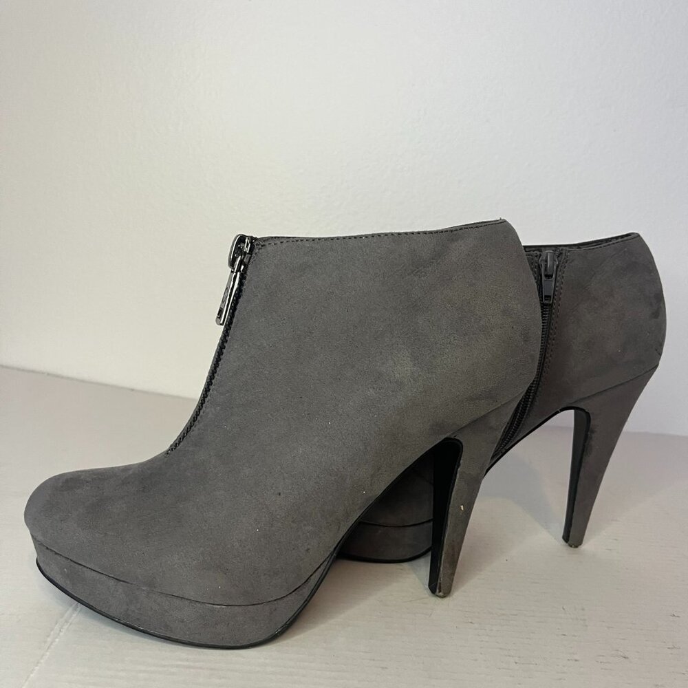 Gray Suede G by Guess Booties Heels Size 8.5